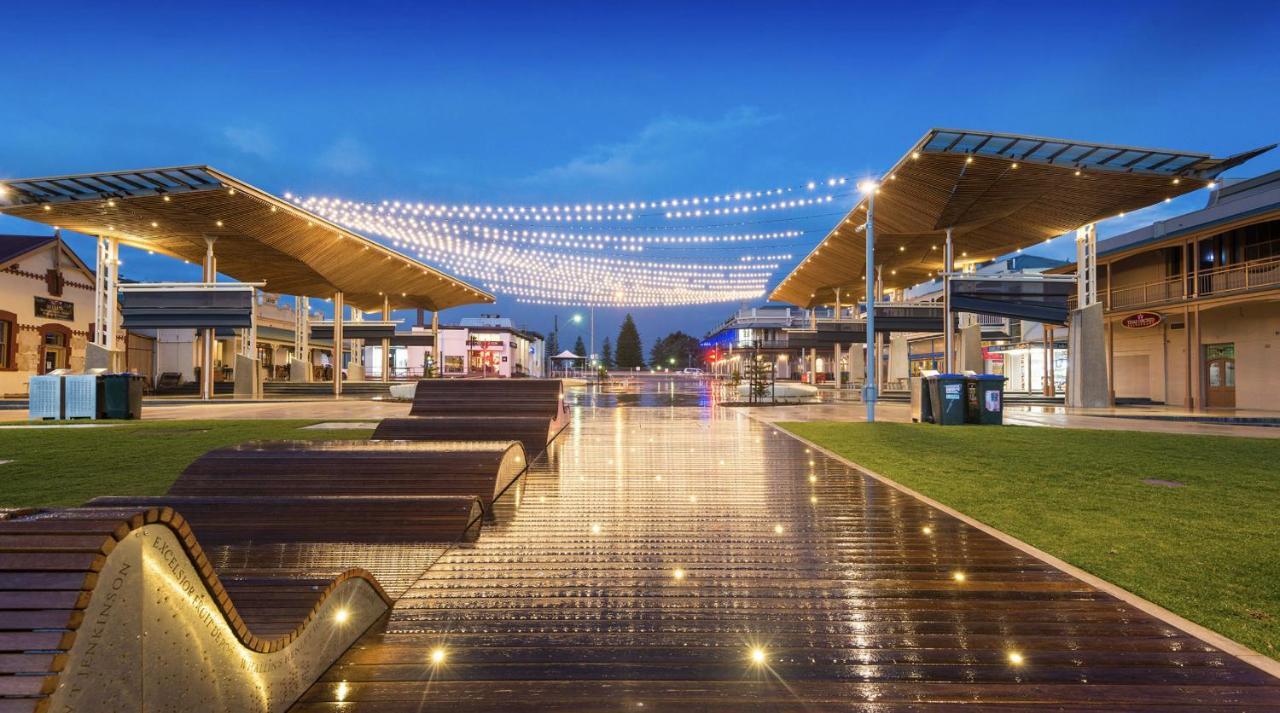 Kerrigan'S On Seaview- One Minute Walk To Beach - Not Beachfront Henley Beach South Buitenkant foto